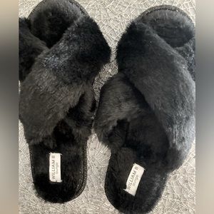 William B Lounge crossover slippers